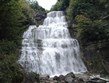 Francie - Franche-Comté - Cascade de l´Eventail, závoj tříště a kapek na kaskádách vysokých 65 m, v suchém období prakticky vysychají