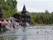 Maďarsko - termální lázně Hévíz, vodní zdroj v hloubce jezera ná vydatnost 410 litrů za vteřinu