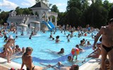 lázně Eger - Maďarsko - Eger - termální lázně, venkovní bazén, slabě radioaktivní voda obsahuje vápník, hořčík a kysličník uhličitý