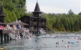 lázně Hévíz - Maďarsko - termální lázně Hévíz, vodní zdroj v hloubce jezera ná vydatnost 410 litrů za vteřinu